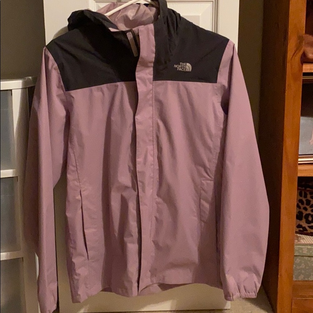 Girl’s Northface windbreaker